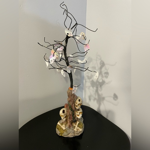 Fun World Vintage hand painted ceramic Halloween tree. - Picture 1 of 6